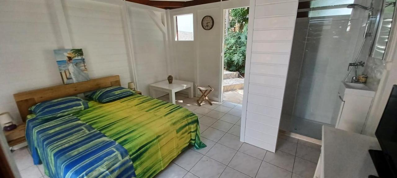 Gite Mamour - Charmant Petit Bungalow A Decouvrir Baillif Ngoại thất bức ảnh